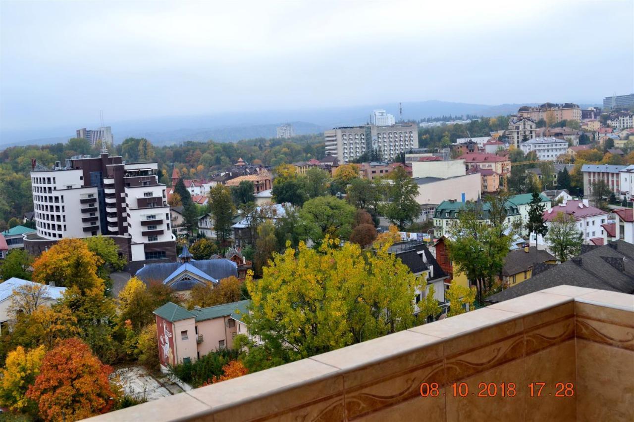 Sunny Apartment In The City Center Truskavec' Esterno foto